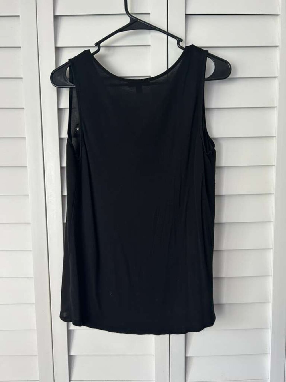 Express Black Sleeveless Blouse V-Neck Pocket Detail Size M - Picture 3 of 8
